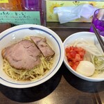 麺や 青雲志 - 梅がうめーとかは言いません。