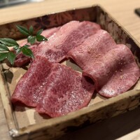 八面六秘 - 本日の塩焼き3種
                    黒毛和牛上タン/花乃牛肩ロース（三角）/大和牛雌牛リブロース