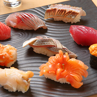 独自ルートで仕入れる、新鮮で高品質なネタを使ったお寿司を堪能