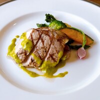 キングスウェル - 富士ヶ嶺ポークロース肉のグリル焼き グリーンマスタードソース