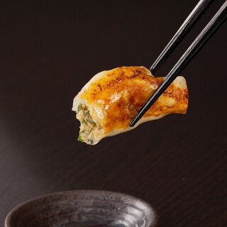 名物！くろがね一口餃子