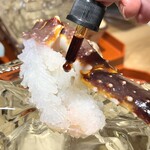 かにじぇんぬ 北のはなれ - 氷で花を咲かせた生たらば蟹