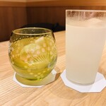 かにじぇんぬ 北のはなれ - 梅酒、柚子酒ソーダ割り