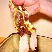 かにじぇんぬ 北のはなれ - 
                    氷で花を咲かせた生たらば蟹