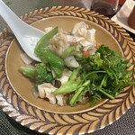 クアン・アンゴン - イカのレモン炒め