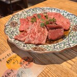 炭火焼肉オールスターズホルモンとんぼ - 