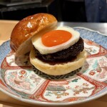 atami - メインのハンバーガー
