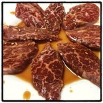 焼肉みなみ亭 - 上サガリ。見た目的には悪くなかったんですが、トングで掴んだ瞬間、凍っていてガッカリ。焼いてもやはり血生臭く、エグミが出ていて、あまり美味しくなかったです