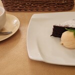 ジラソウ - 薦められるがままにデザート注文。