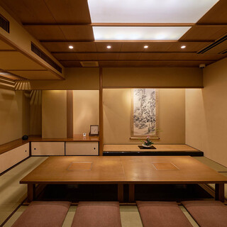 【接待や顔合わせに】テーブル席・座敷・掘りごたつの個室を用意