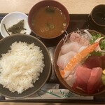 まぐろの鉄人 - 本日のお刺身定食 1400円