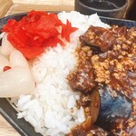 欧風ライスカレーKen's - 福神漬けとらっきょもね♪