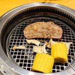 幸せの焼肉食べ放題 かみむら牧場 - 