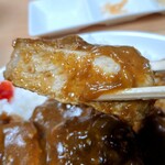 赤城食堂 - かつカレーのかつリフト