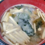 赤城食堂 - かつカレーに付いてくる味噌汁