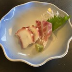 ふじ井 - お刺身は 新鮮な 鯛と タコ (̨̡ ･⊝･ )̧̢