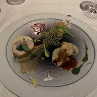 アンシャンテ - 「明日葉香るブランケット・ド・ヴォー」と「ウドと菜の花のチキンバロンティーヌ　ソースヴァンブラン」