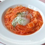 ラ・ノッカ　サブマリン - 海老とフレッシュモツァレラのトマトクリームソースパスタ