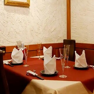 【テーブル席個室：2～4名様】デートや記念日、接待にも◎少人数でも気軽にご利用可