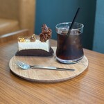 ディゾン 人形町 - お友達のフロマージュケーキ　アイスアメリカーノ