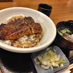 うなぎの与助 一宮店 - 鰻丼と肝吸い