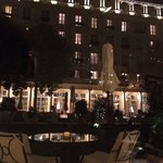 Epicure - ガラス越しに見える中庭