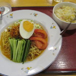 中華料理 帆 - 絶品の冷やし坦々麺