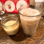 タイニーカフェ - アイスチャイ、プリン