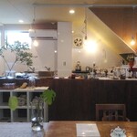 市蔵珈琲 - 店内（カウンター側）