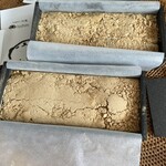 本煉果子 炊蓮 isshin  - ワクワクするきな粉