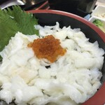 でか盛り海鮮問屋 - えんがわ・いくら丼