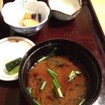 稲荷町髙はし - 赤だし