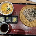 SOBATORI - ミニ親子丼（国産鶏の炭火焼き）と蕎麦
