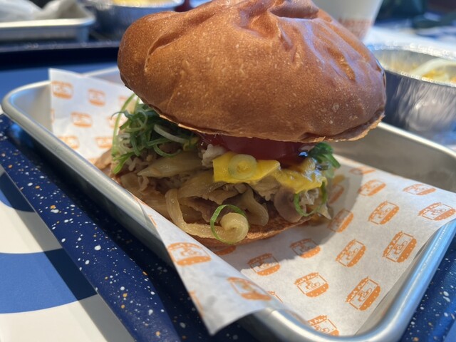 ハンバーガーページ Good morning and aloha Friday 🌞🍔 How about a Wagyu Triple