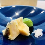 てんぷら てらおか - ⑤ 黒鮑、四葉（すいよう）胡瓜+坊津の塩添え