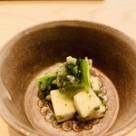 てんぷら てらおか - 【先付】
                                ① 苦瓜（揚げ）、自然薯、花山椒の和え