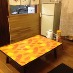 来来 - 14年9月。小上がり。なんか田舎の親戚に上がり込んだ感じ。