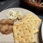 CAFE&BAR Manhattan - いぶりがっことクリームチーズ　クラッカー