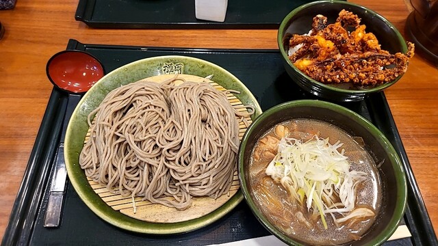 挽きぐるみ蕎麦屋 禅開>