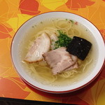 来来 - 14年9月。ラーメン全景。