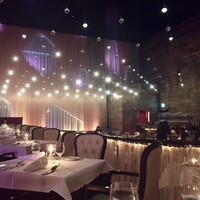 RESTAURANT DAZZLE - スワロフスキーがキラキラと輝き夢のような空間です