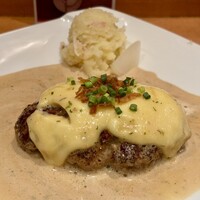 旬菜ステーキ処 らいむらいと - らいむらいと風チーズハンバーグ(200g) 1780円　　　※ライス・サラダ・コーヒーor紅茶orアイス付
