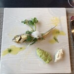 大和四季旬菜 白雲庵 - 前菜。鮎のコンフィ。柔らかく丸ごと食べられます。キュウリのソース付き