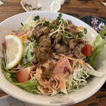 居酒や 四ツ屋 - 焼肉ジャンボサラダ