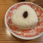 麺屋 こばやし - オニギリ。
      2個にしとけばよかったー