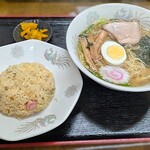 309272106 - 支那そば＋半チャーハンセット ￥1,000