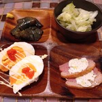 ポジティブ居酒屋 思いやり - おつまみ盛合せ 380円(税別)