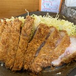 とんかつ しお田 - たっぷりロースカツ　アップ