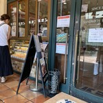 サンドウィッチ　ルマン - テイクアウトの注文してからの待機所