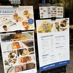 MID TREE 代官山 - ハンバーガー頼んでいるおひとり様も